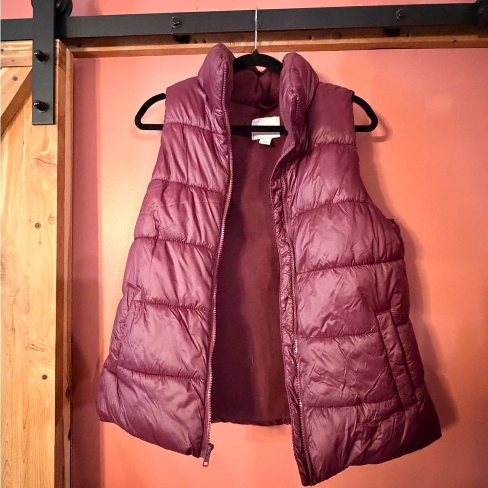 Old Navy Puffer Vest